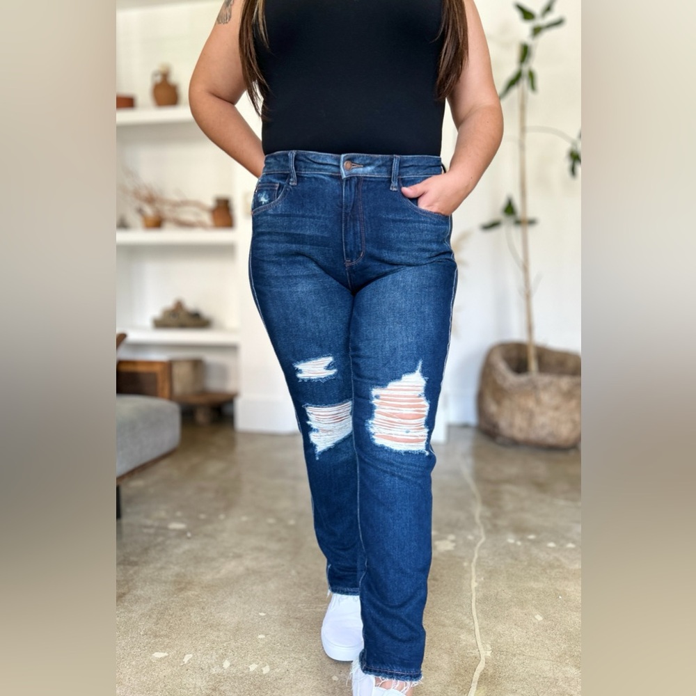 Judy Blue High Waist Rigid Magic Heavy Distressed Straight Jeans - Picture 8 of 10